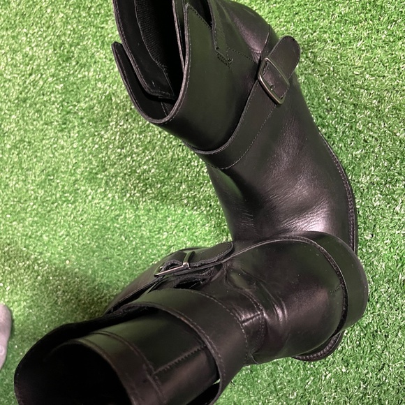 Black Boots main image 4
